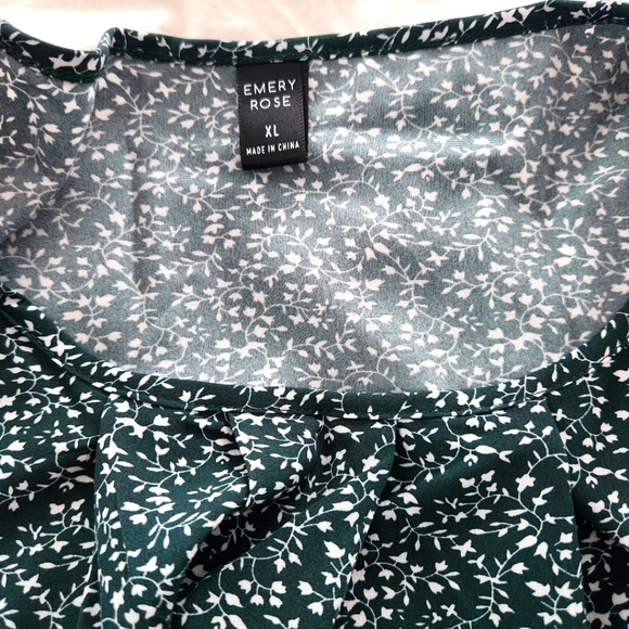 Green floral shift dress from Shein - Picture 3 of 5